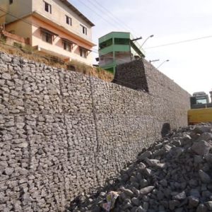 construção de muro de arrimo